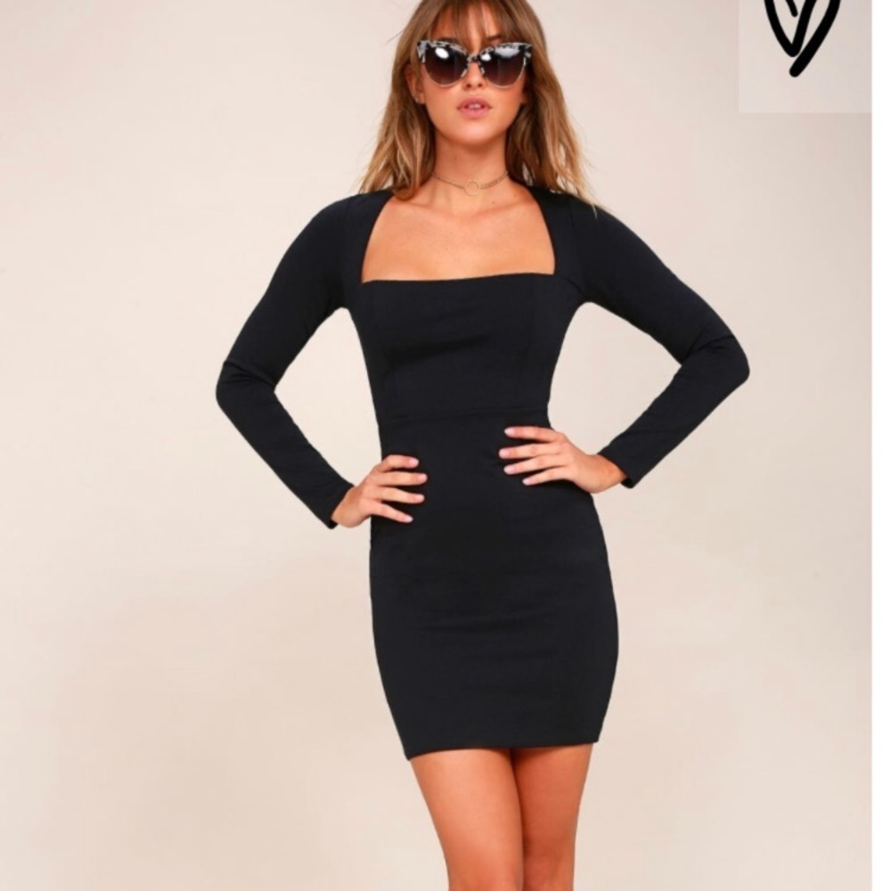 Lulu’s black sheath dress